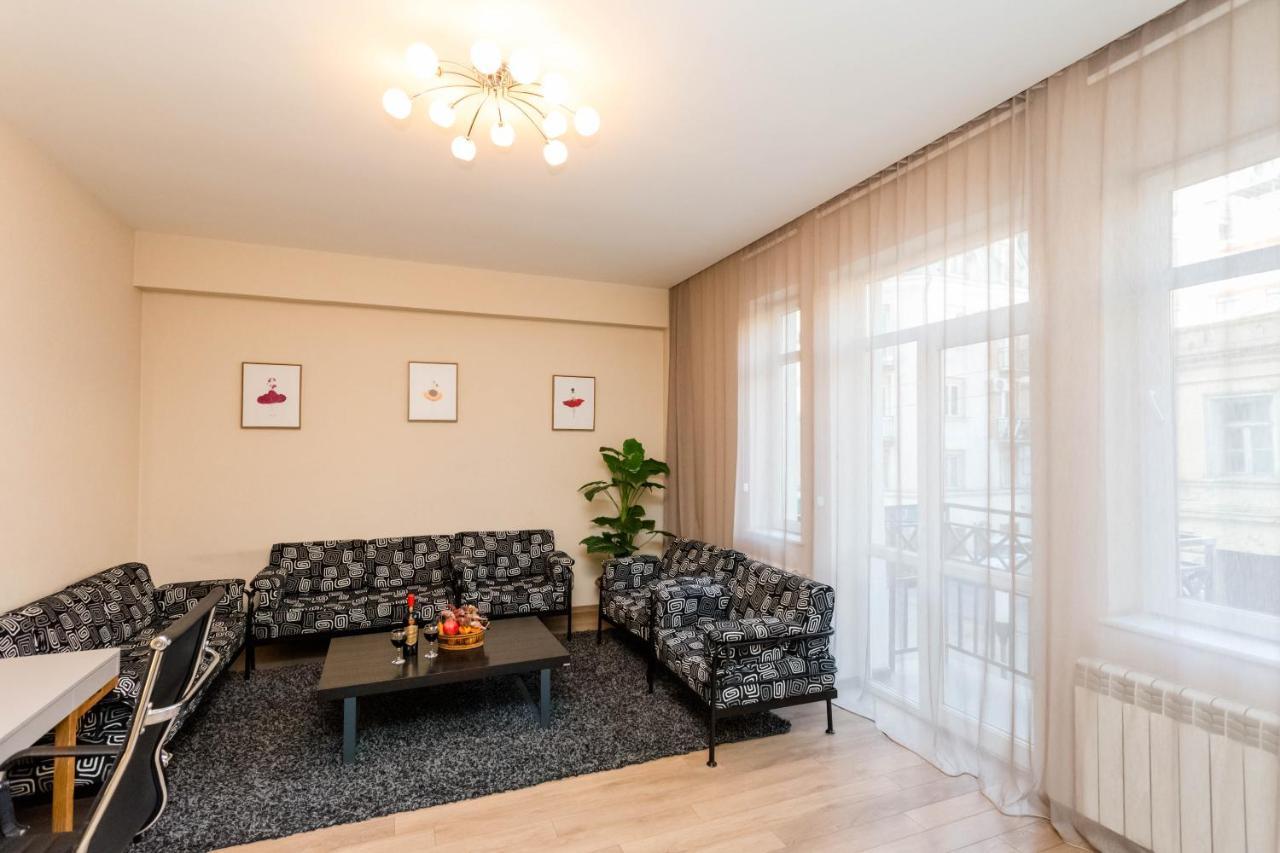 Serviced Apartment On Rustaveli Avenue 3 Tiflis Exterior foto